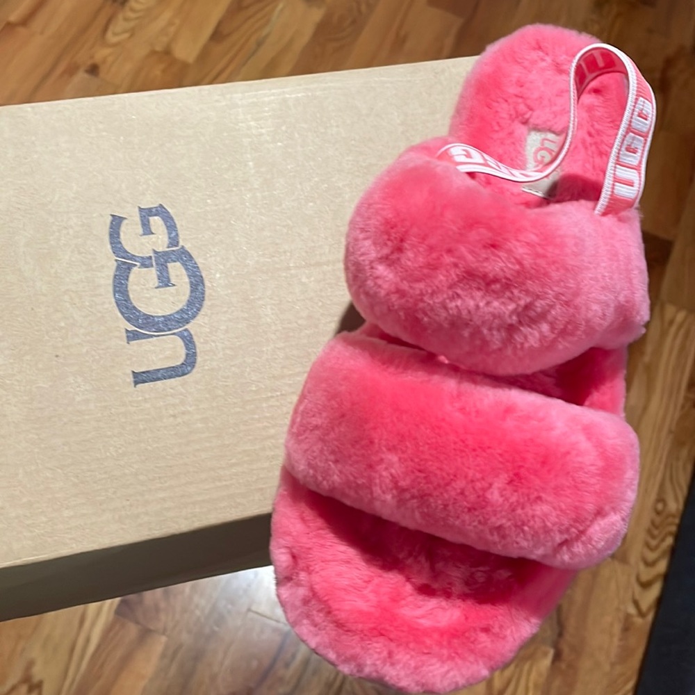 Ugg Oh Yeah Slides. Hot pink.